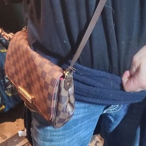 Louis vuitton cross body handbag